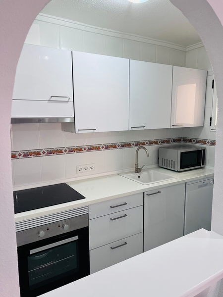 Пропонуємо апартаменти з новим ремонтом, новими меблями і технікою в Torrevieja! - зображення 5