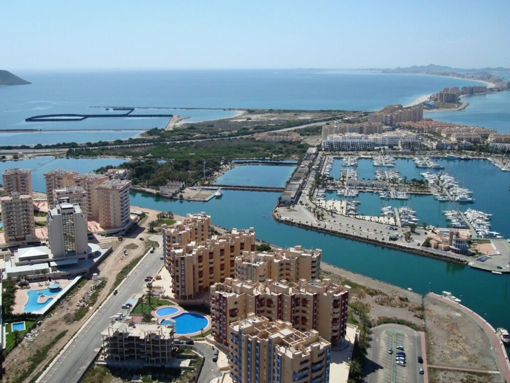 Квартира в Ла-Манга-дель-Мар-Менор, Испания, 91м² - изображение 1