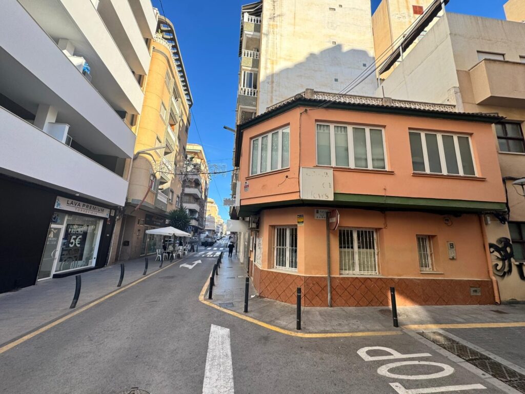 Будинок в Торрев'єха, Іспанія - зображення 1