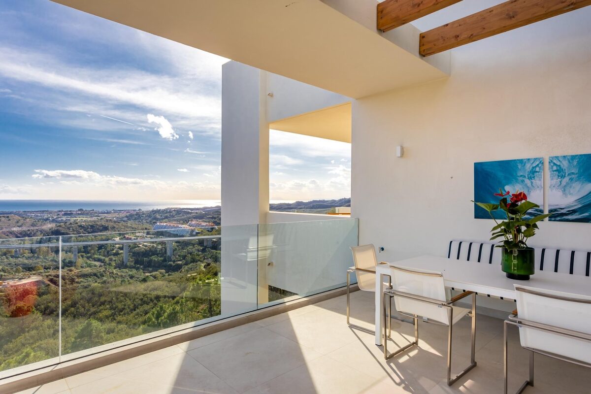 Apartment with 2 bedrooms, 109m² in Benahavis, Spain [ID: 0137-SP0454]