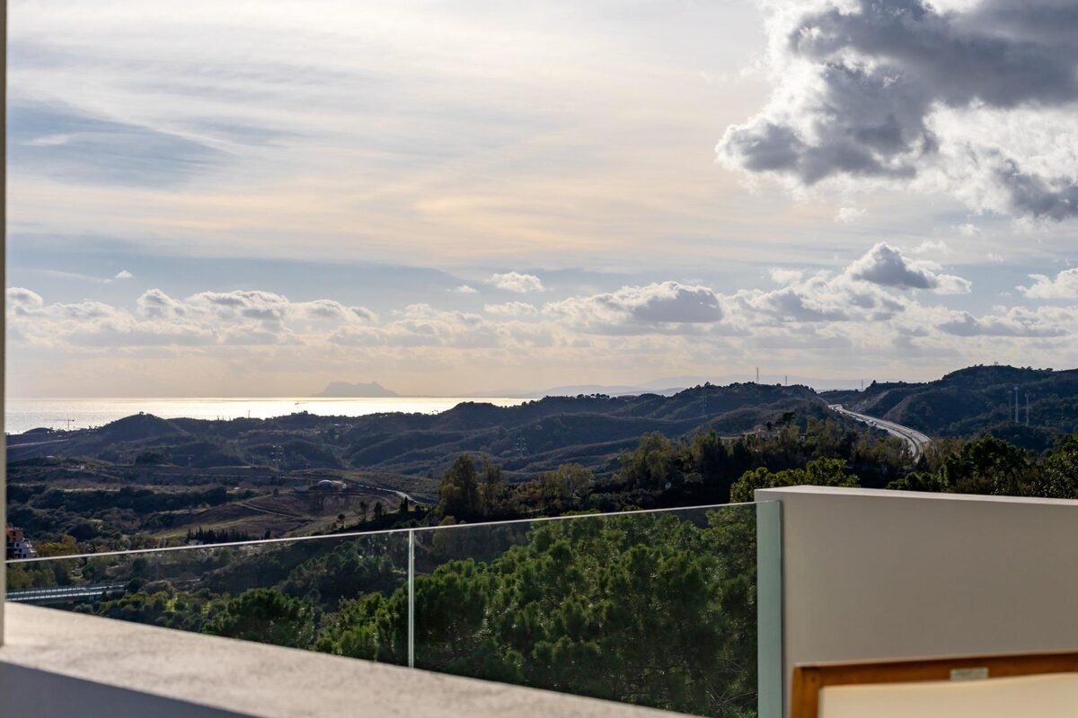 Apartment with 2 bedrooms, 109m² in Benahavis, Spain [ID: 0137-SP0454]