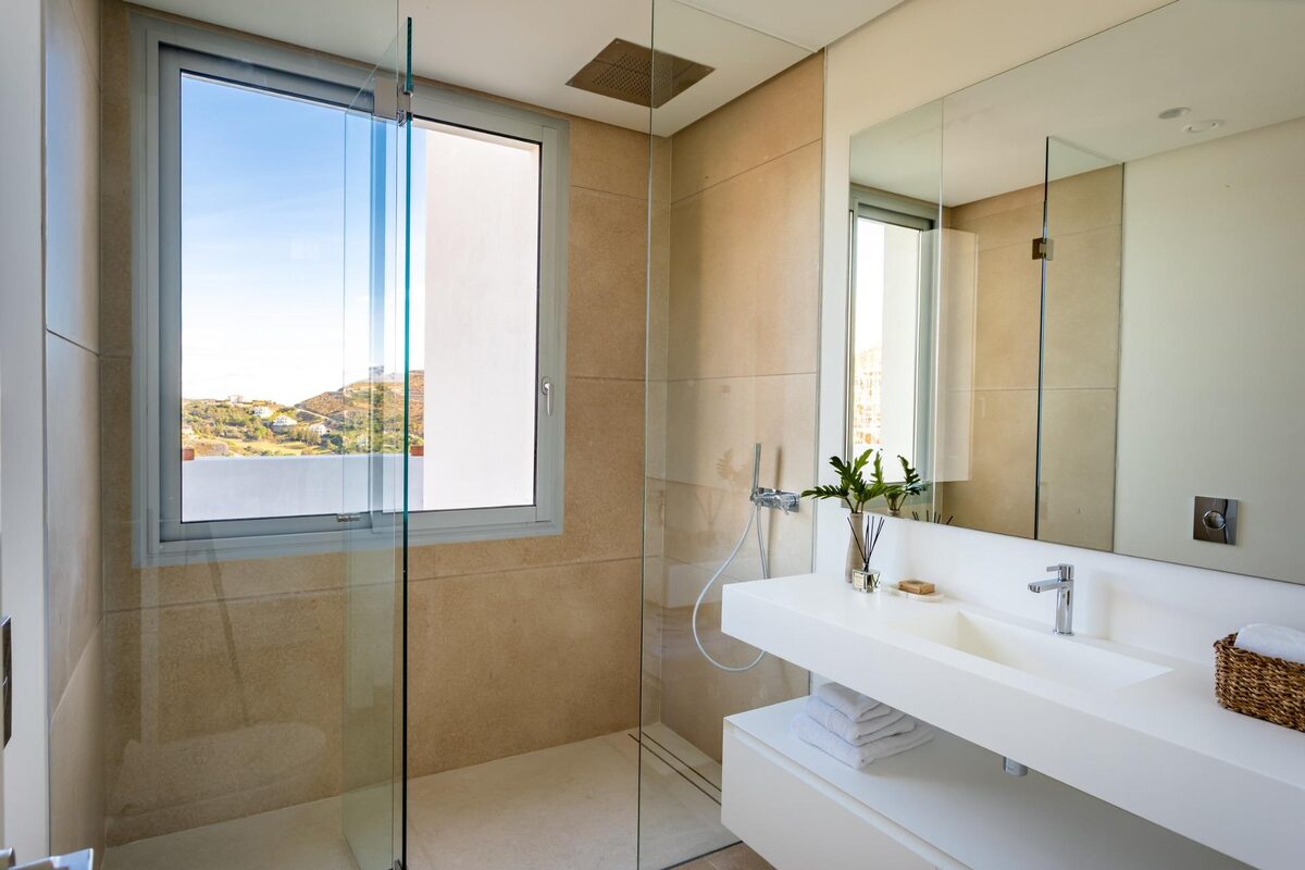 Apartment with 3 bedrooms, 122m² in Benahavis, Spain [ID: 0137-SP0455]