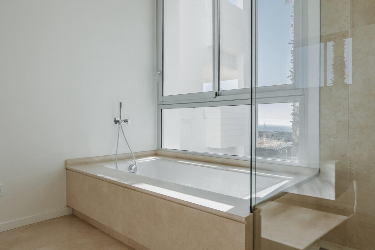 Apartment with 4 bedrooms, 167m² in Benahavis, Spain [ID: 0137-SP0453]