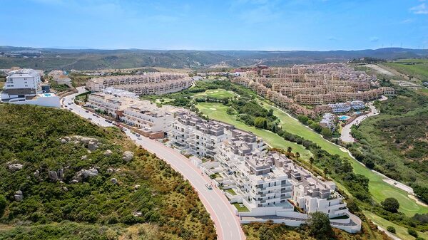 Apartment in Manilva, Spain, 98m² - image 9