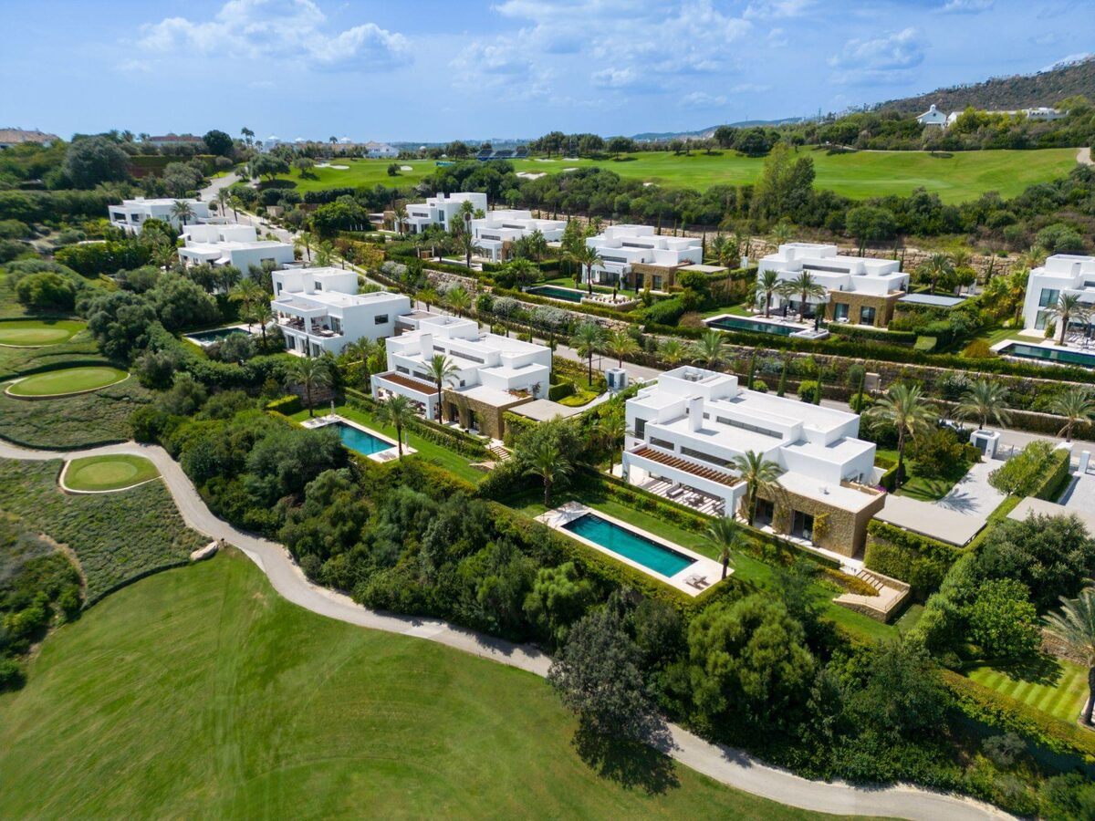 Villa with 6 bedrooms, 778m² in Casares, Spain [ID: 0137-SP0585]