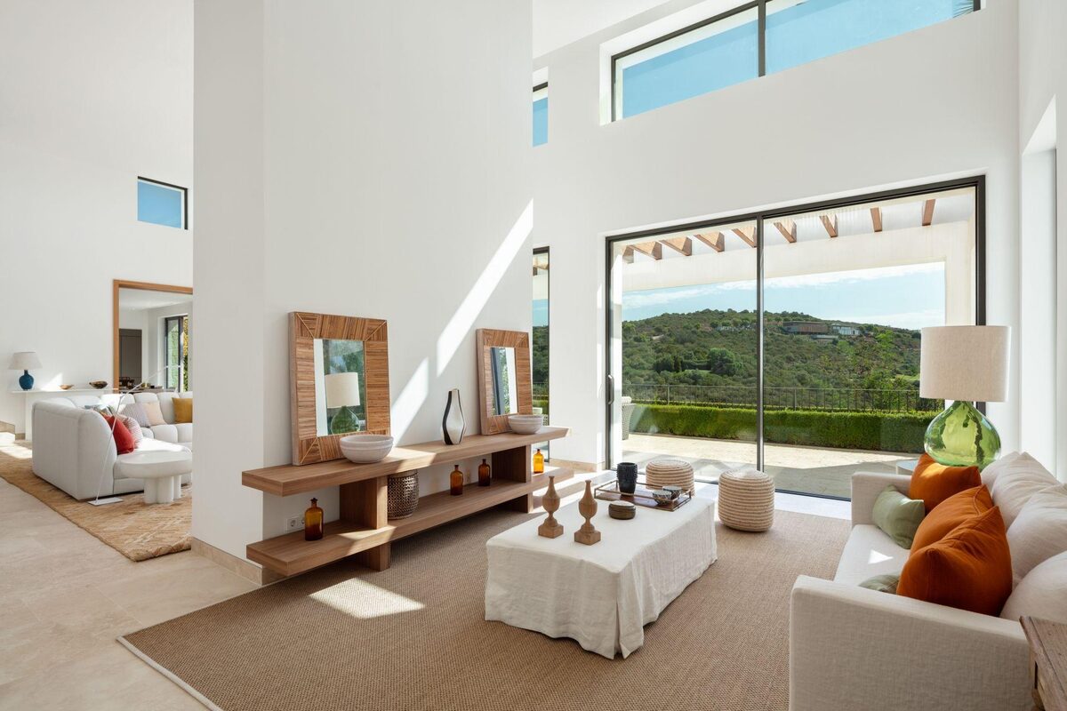 Villa with 6 bedrooms, 778m² in Casares, Spain [ID: 0137-SP0585]