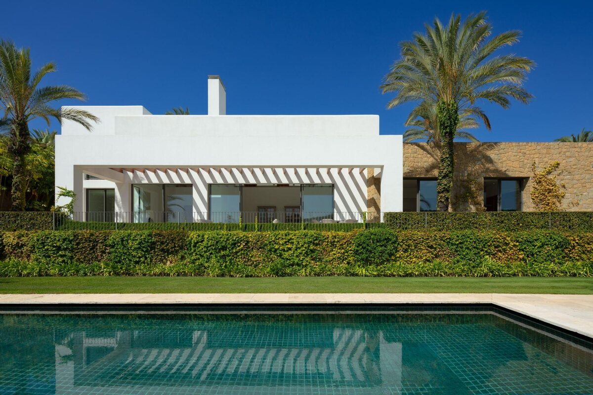 Villa with 6 bedrooms, 778m² in Casares, Spain [ID: 0137-SP0585]