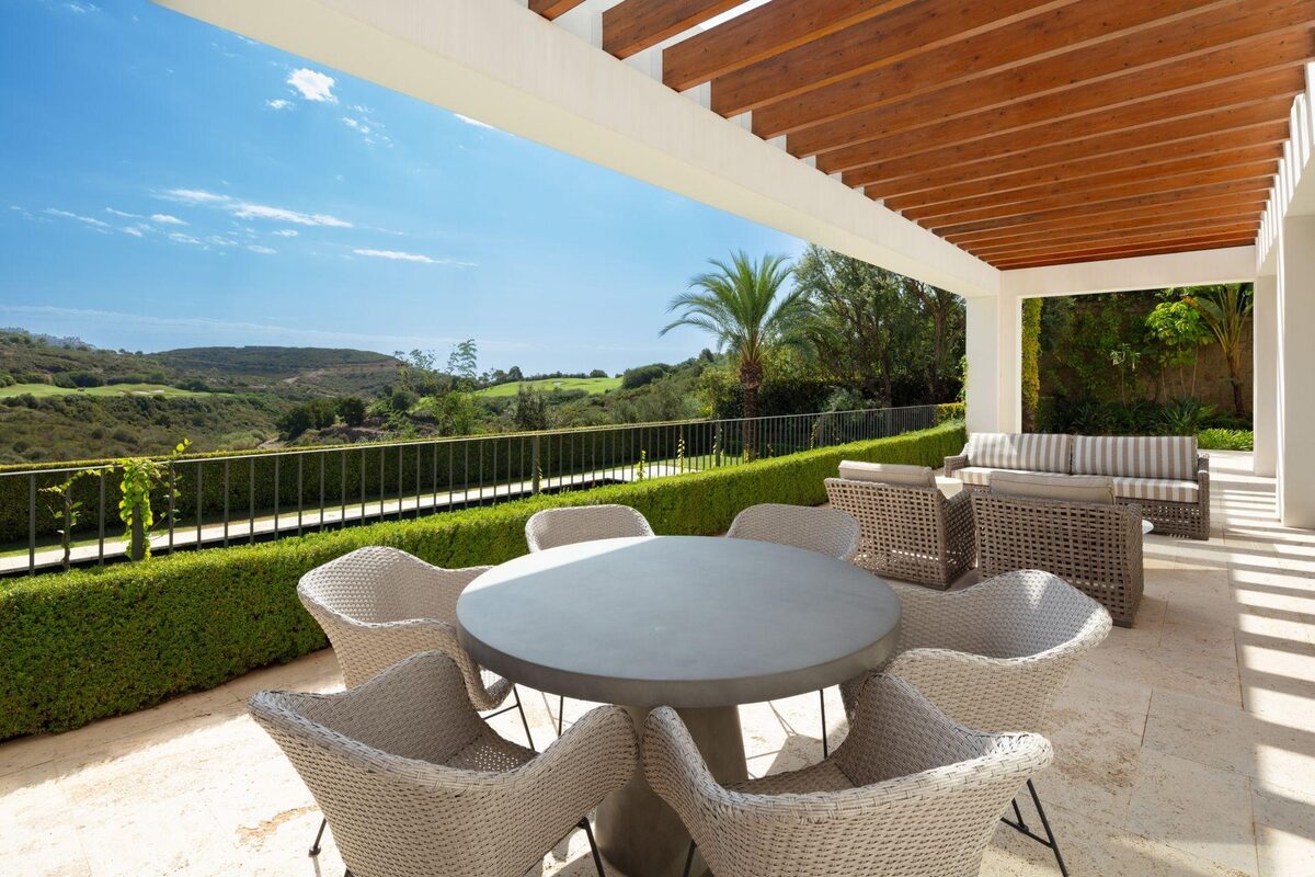 Villa with 6 bedrooms, 778m² in Casares, Spain [ID: 0137-SP0585]