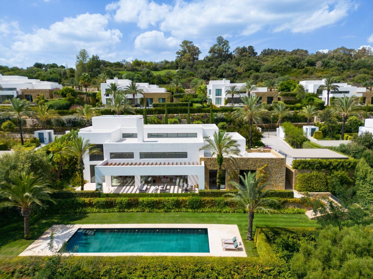 Villa with 6 bedrooms, 778m² in Casares, Spain [ID: 0137-SP0585]