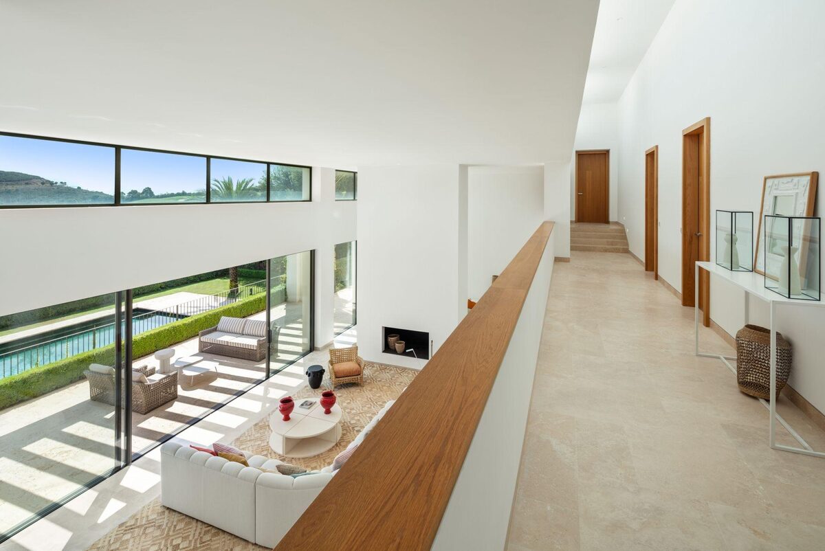Villa with 6 bedrooms, 778m² in Casares, Spain [ID: 0137-SP0585]