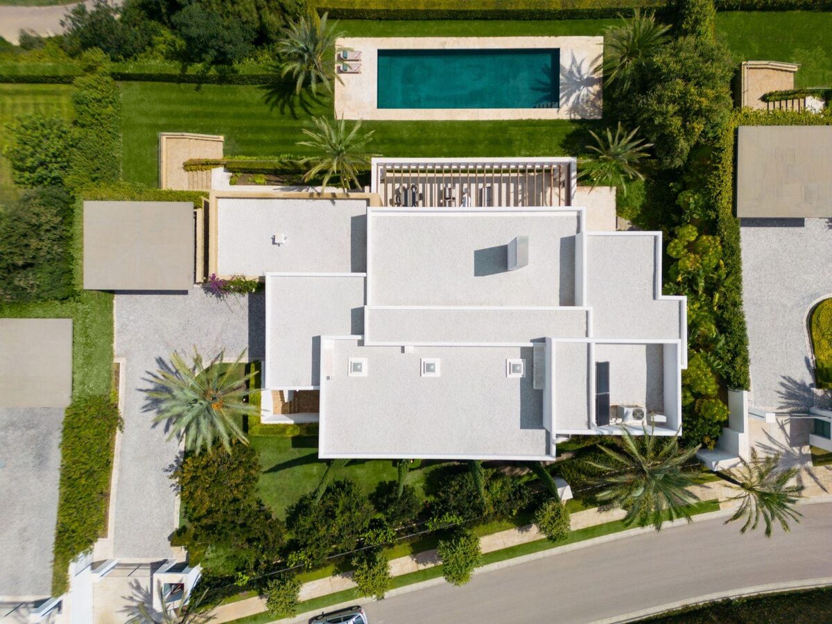 Villa with 6 bedrooms, 778m² in Casares, Spain [ID: 0137-SP0585]