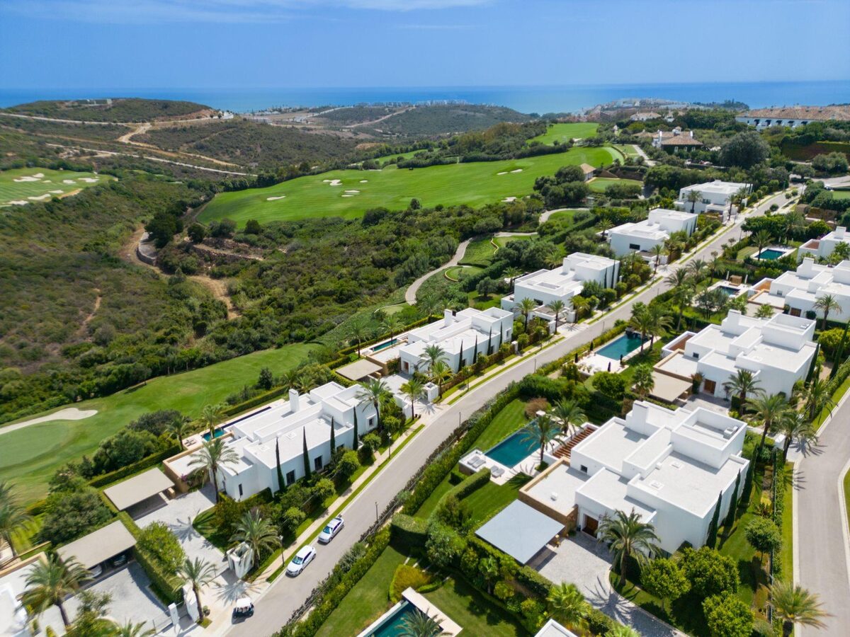 Villa with 6 bedrooms, 778m² in Casares, Spain [ID: 0137-SP0585]