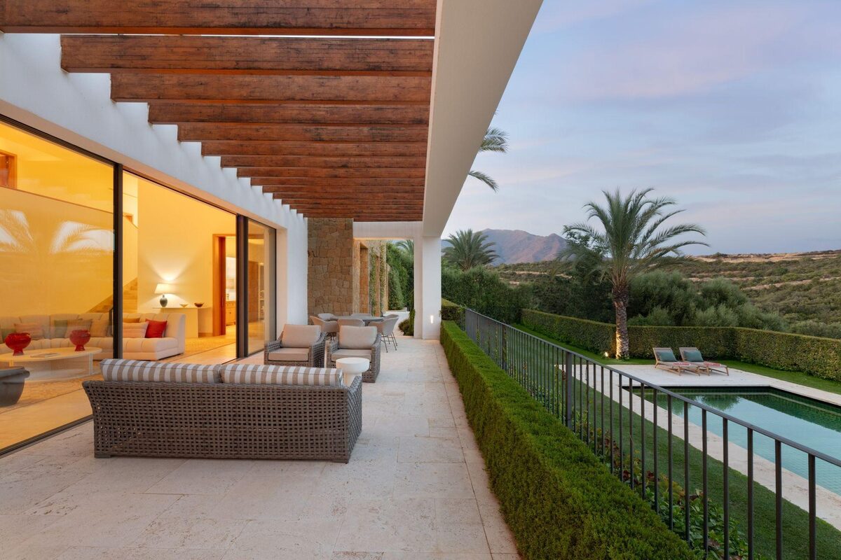 Villa with 6 bedrooms, 778m² in Casares, Spain [ID: 0137-SP0585]