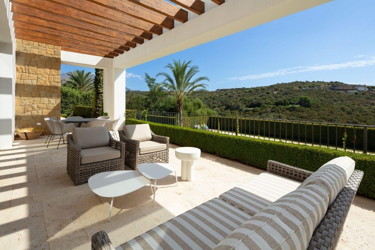 Villa with 6 bedrooms, 778m² in Casares, Spain [ID: 0137-SP0585]