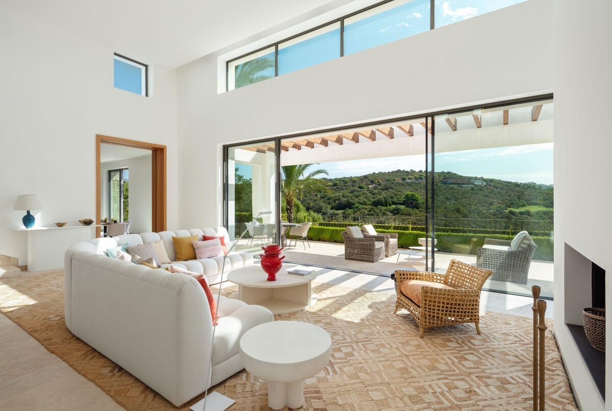 Villa with 6 bedrooms, 778m² in Casares, Spain [ID: 0137-SP0585]