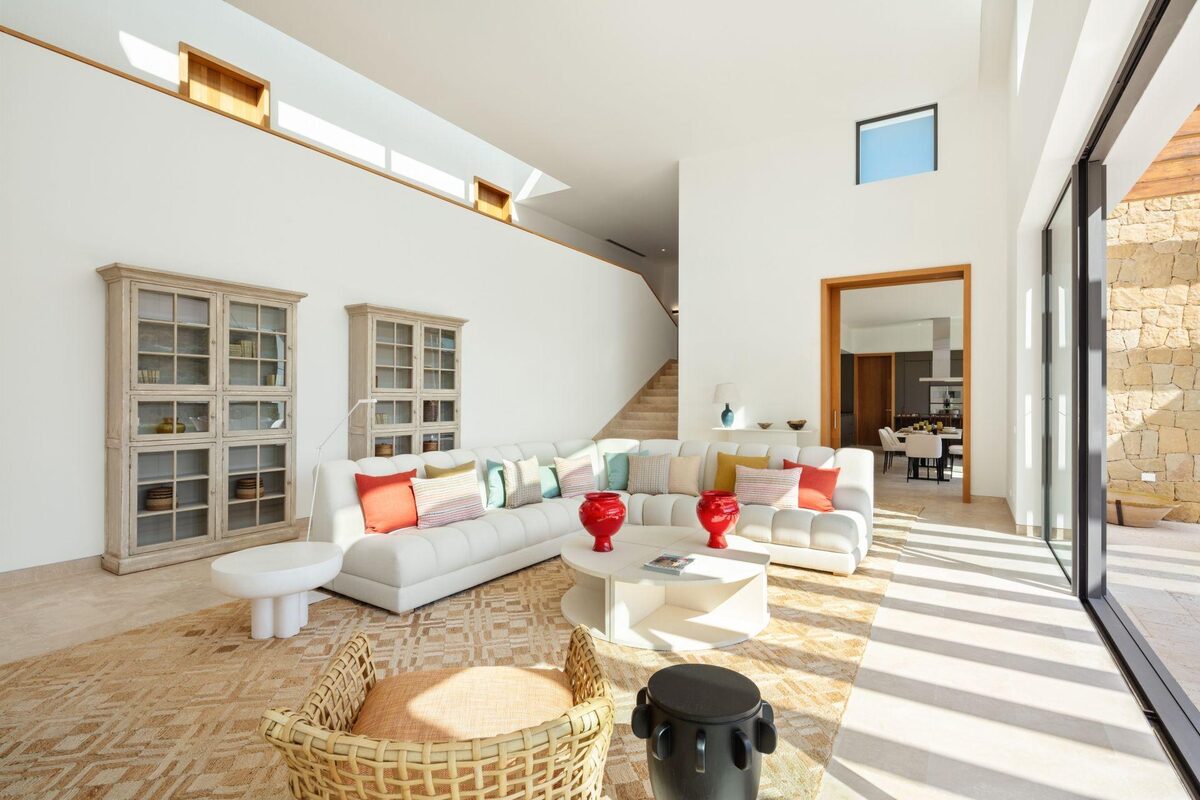 Villa with 6 bedrooms, 778m² in Casares, Spain [ID: 0137-SP0585]