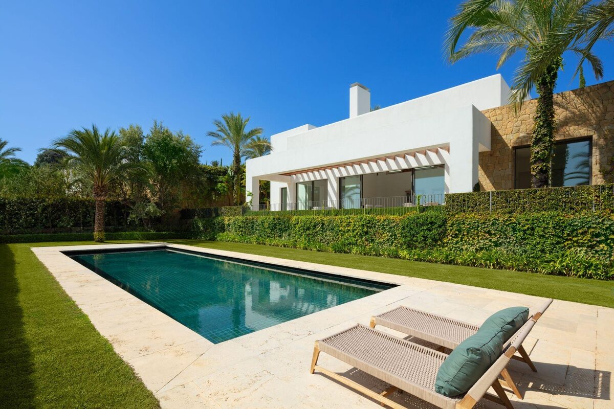 Villa with 6 bedrooms, 778m² in Casares, Spain [ID: 0137-SP0585]