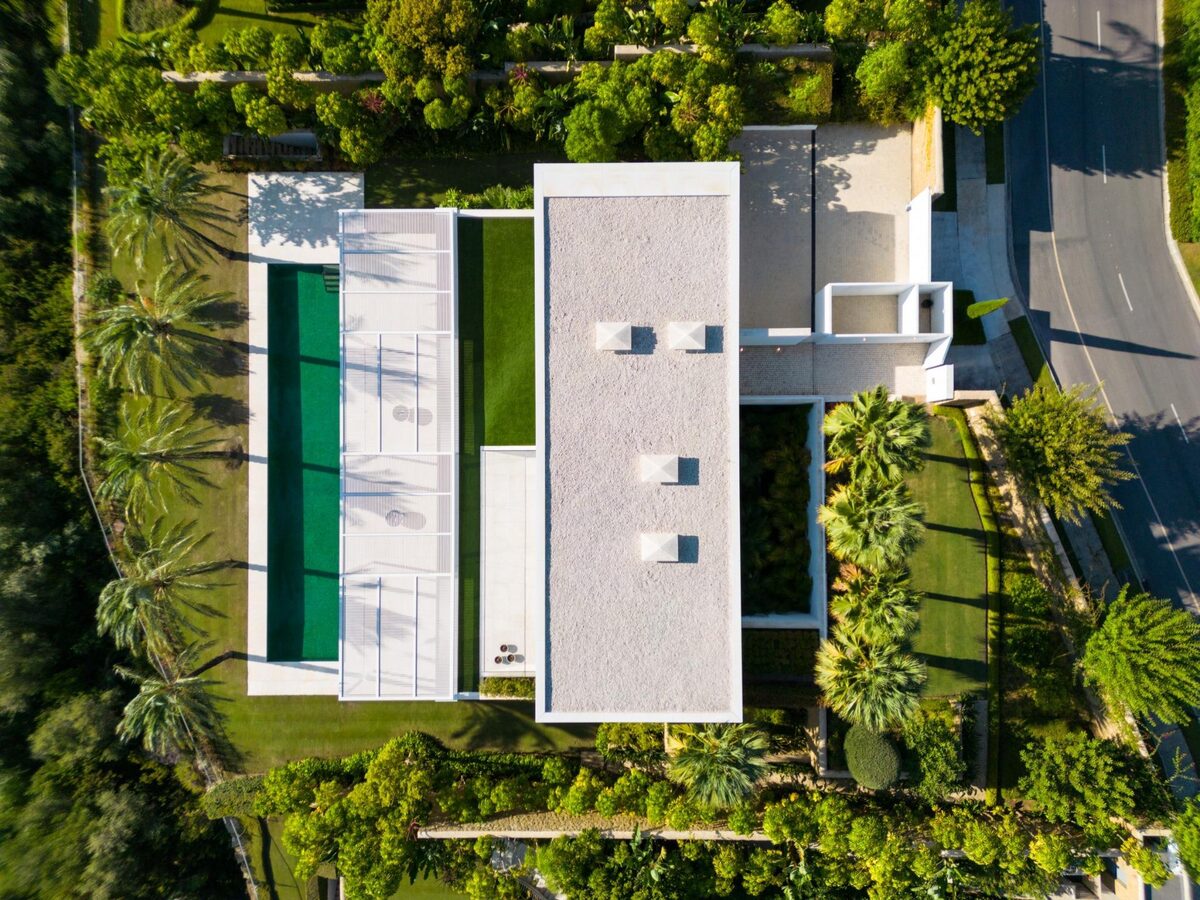 Villa with 4 bedrooms, 578m² in Casares, Spain [ID: 0137-SP0586]