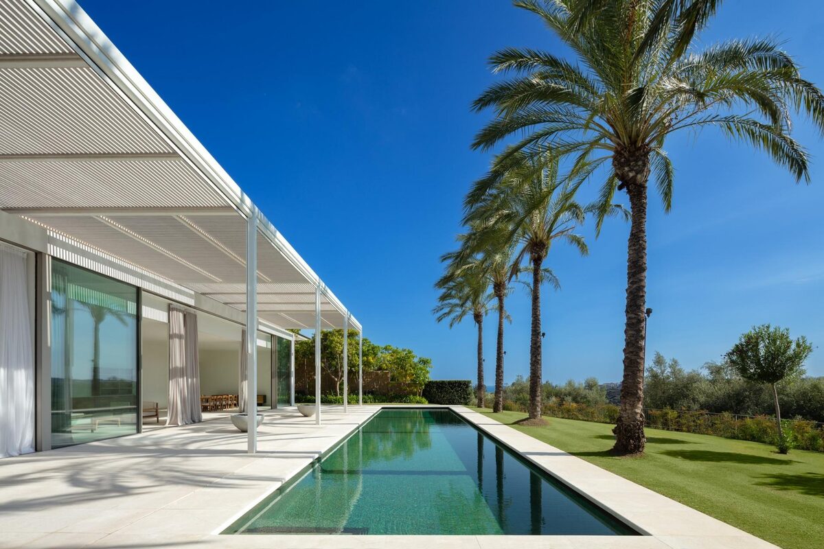 Villa with 4 bedrooms, 578m² in Casares, Spain [ID: 0137-SP0586]