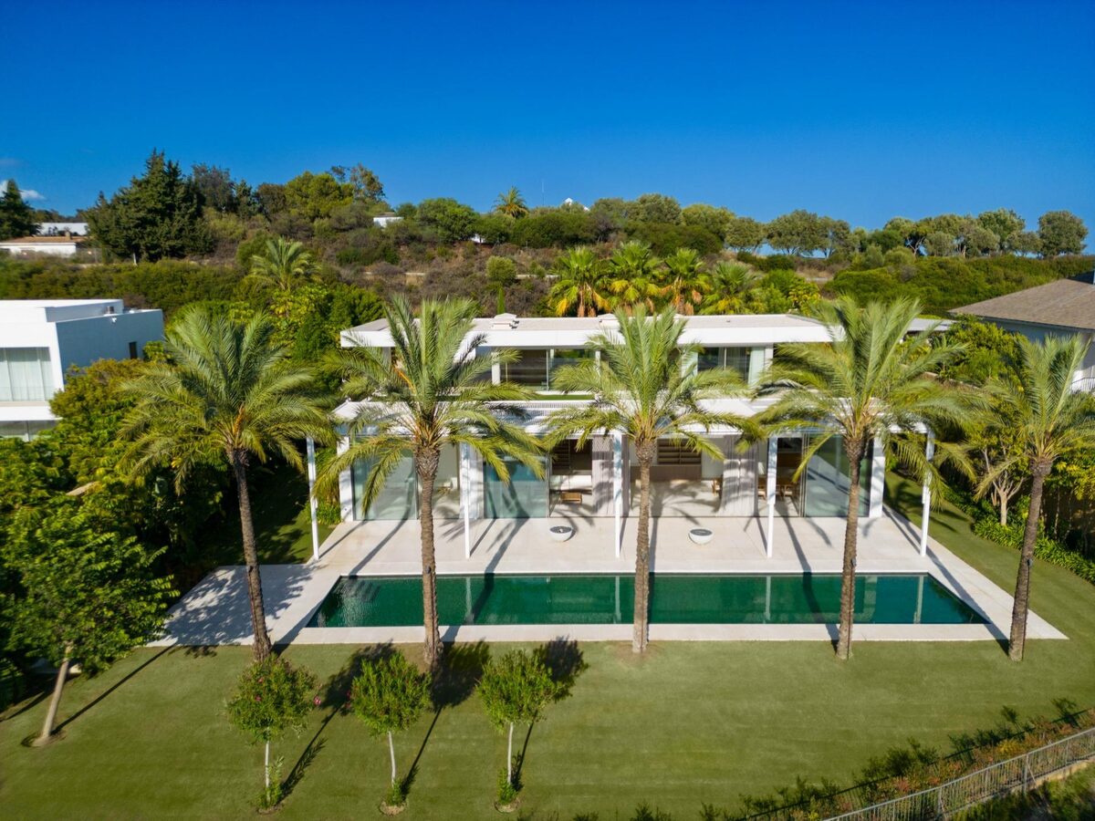 Villa with 4 bedrooms, 578m² in Casares, Spain [ID: 0137-SP0586]