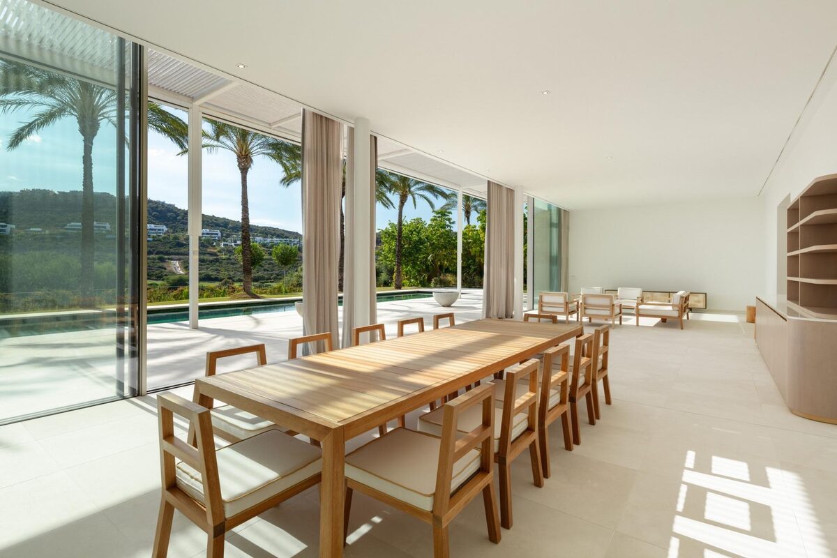Villa with 4 bedrooms, 578m² in Casares, Spain [ID: 0137-SP0586]