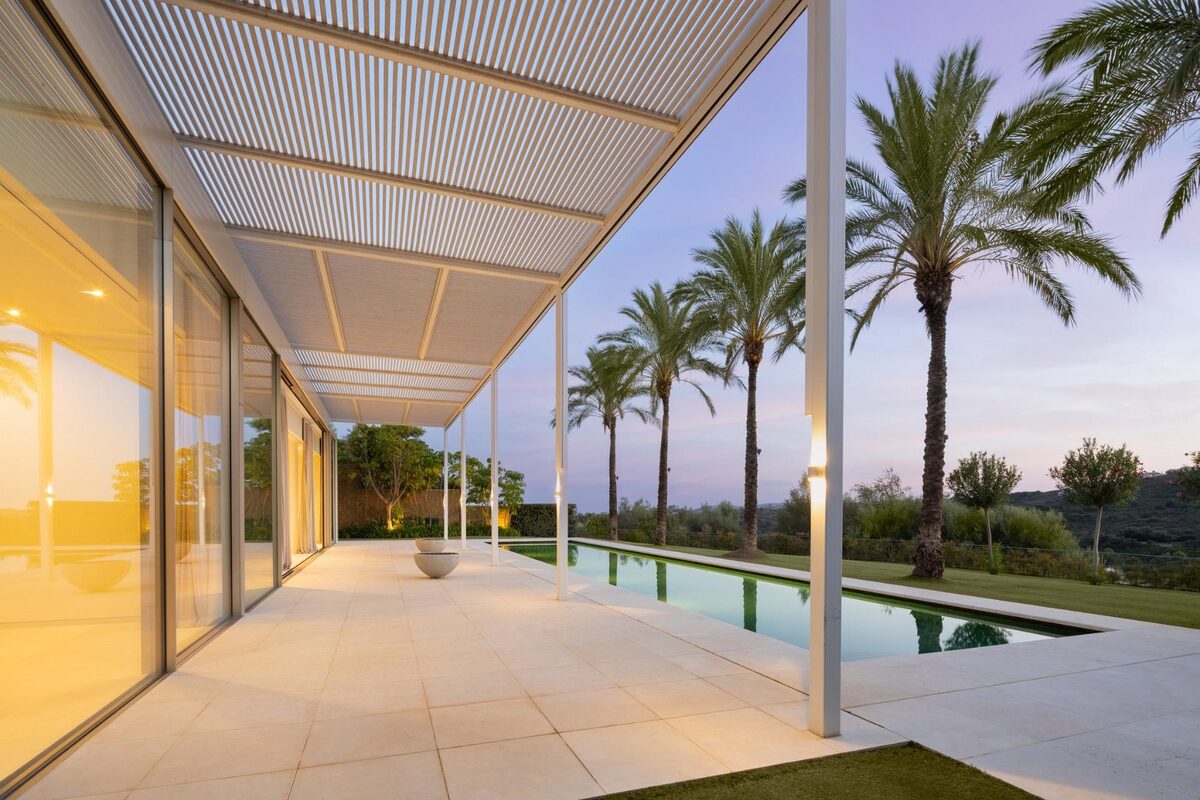 Villa with 4 bedrooms, 578m² in Casares, Spain [ID: 0137-SP0586]