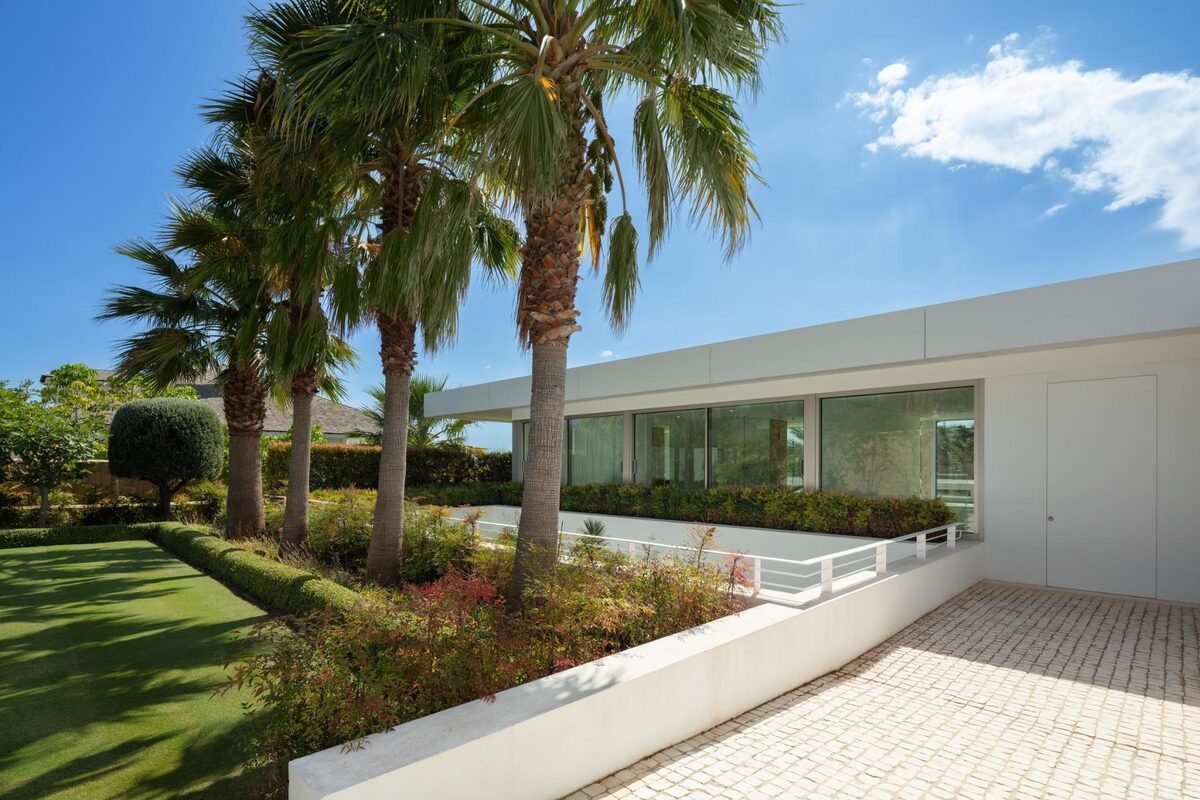 Villa with 4 bedrooms, 578m² in Casares, Spain [ID: 0137-SP0586]