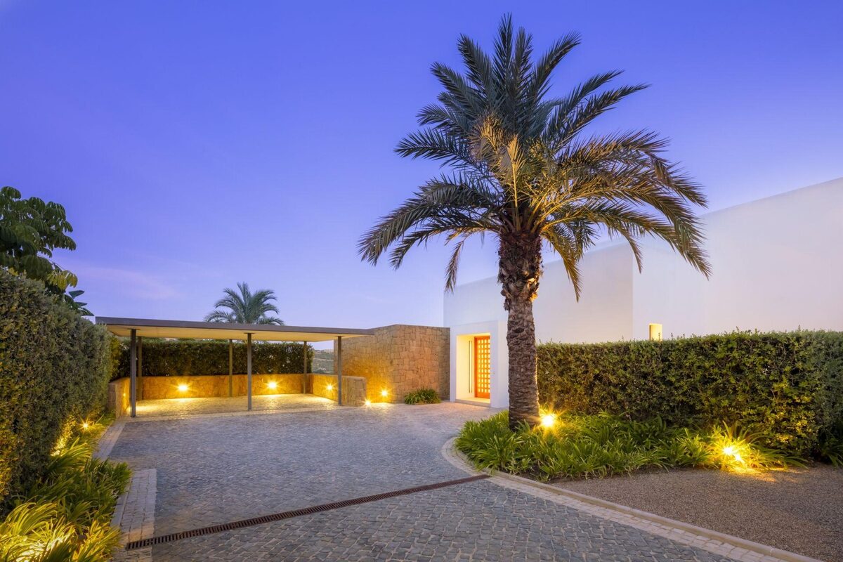 Villa with 5 bedrooms, 655m² in Casares, Spain [ID: 0137-SP0584]