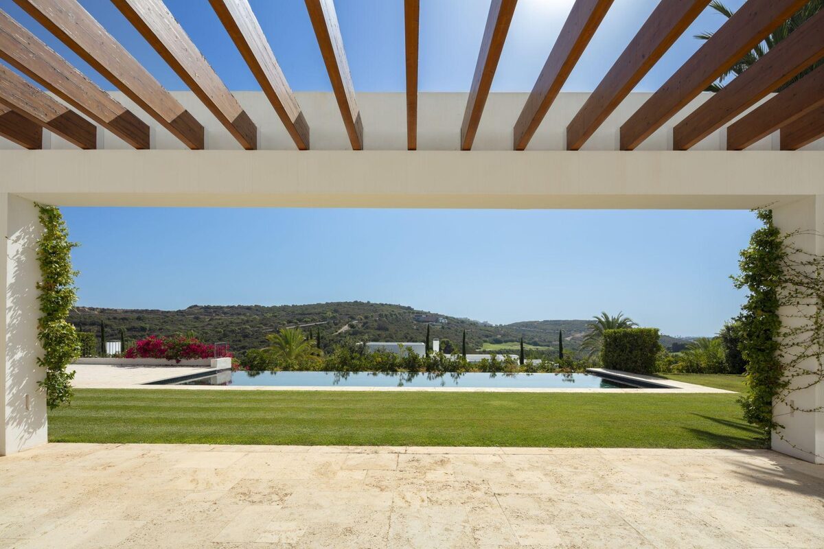 Villa with 5 bedrooms, 655m² in Casares, Spain [ID: 0137-SP0584]
