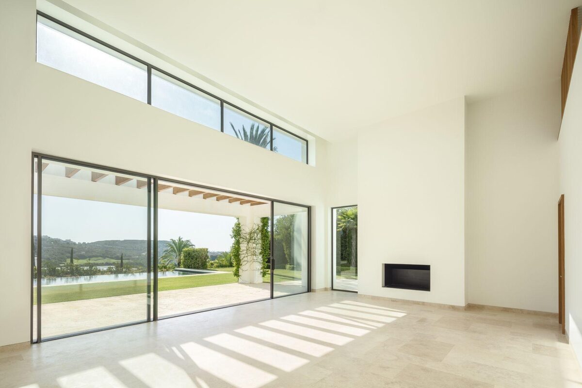 Villa with 5 bedrooms, 655m² in Casares, Spain [ID: 0137-SP0584]