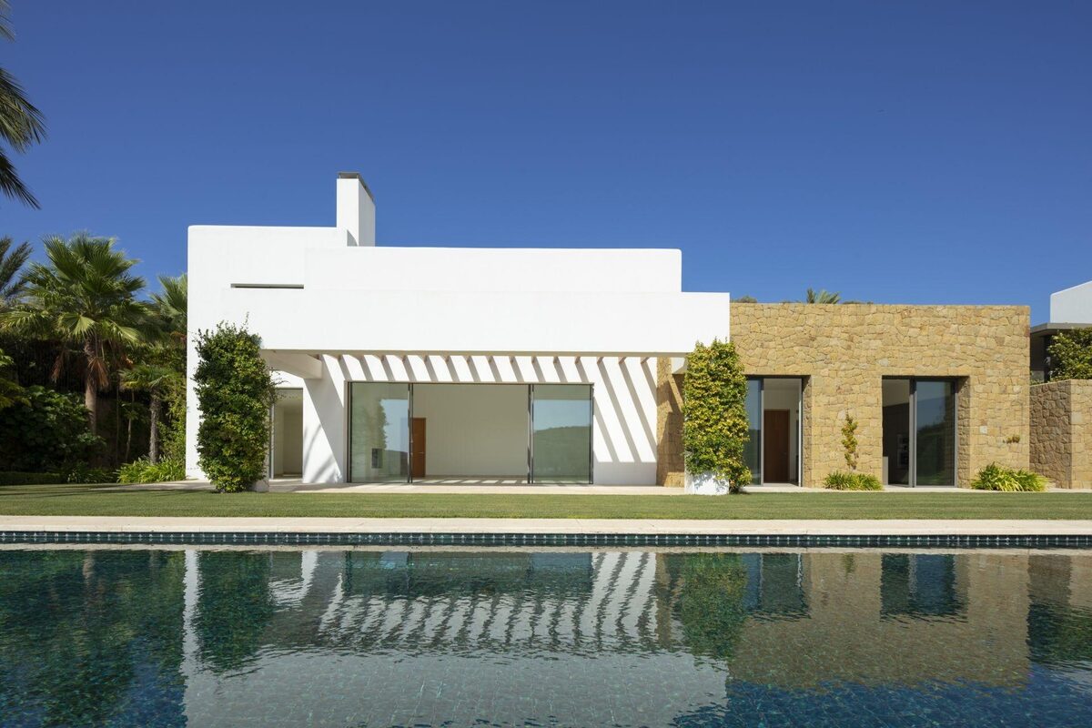 Villa with 5 bedrooms, 655m² in Casares, Spain [ID: 0137-SP0584]