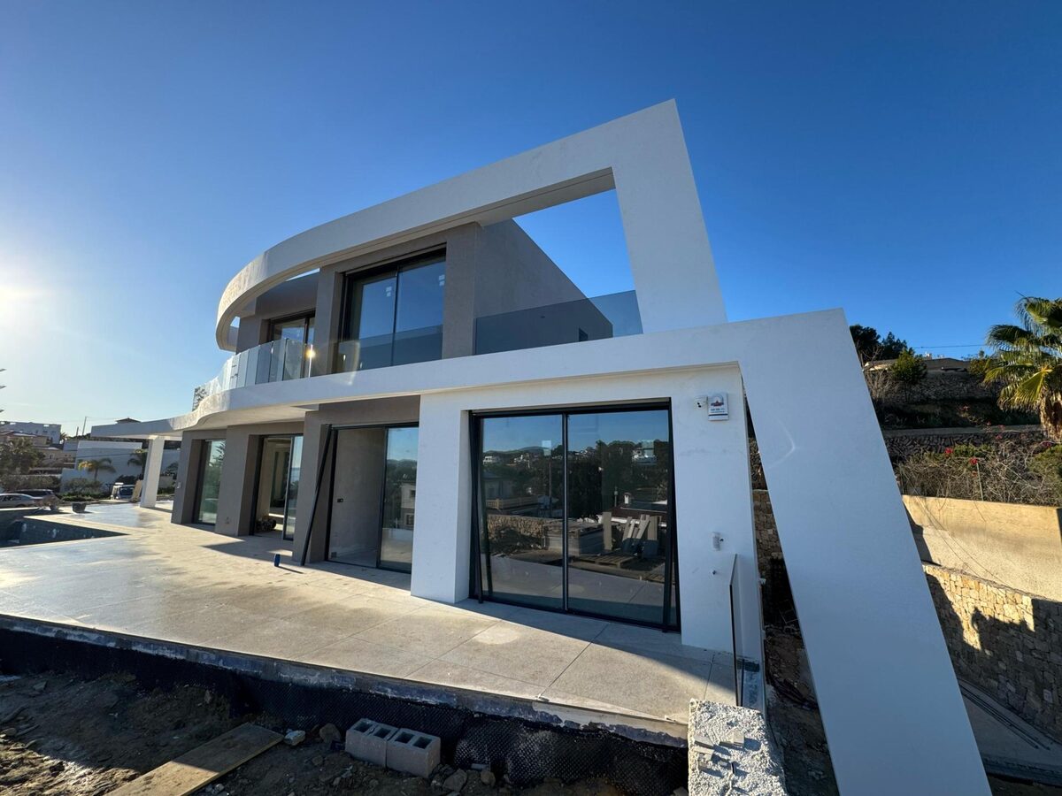 Villa with 4 bedrooms, 318m² in Benissa, Spain [ID: 0137-SP0655]