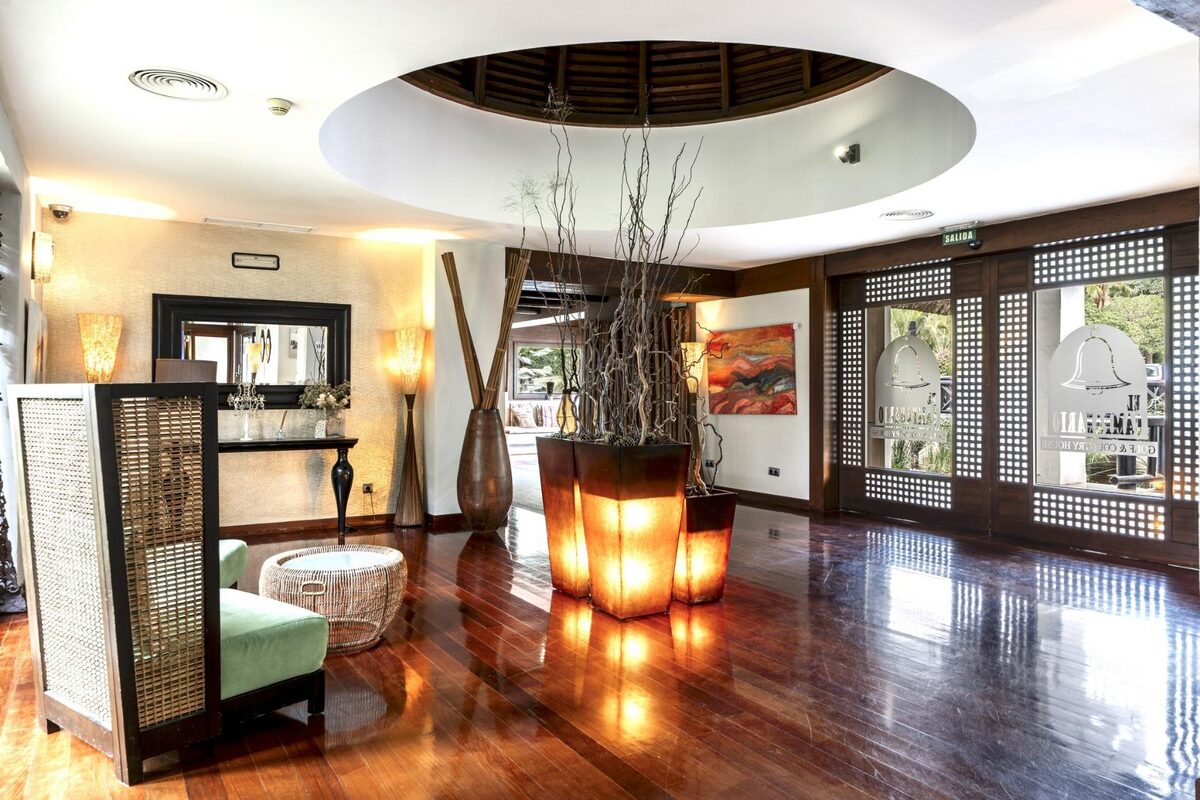 Willa z 5 sypialniami, 287m² w Estepona, Hiszpania [ID: 0137-SP1098]