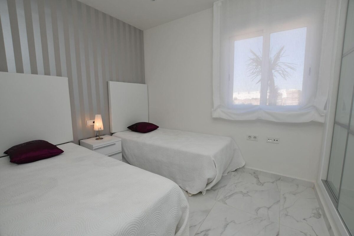 Bungalow z 2 sypialniami, 75m² w Сан-Мігель-де-Салінас, Hiszpania [ID: 0137-N9138]