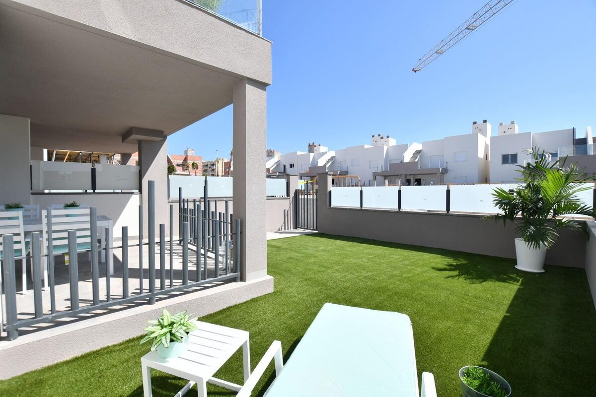 Bungalow z 3 sypialniami, 75m² w Сан-Мігель-де-Салінас, Hiszpania [ID: 0137-N9140]