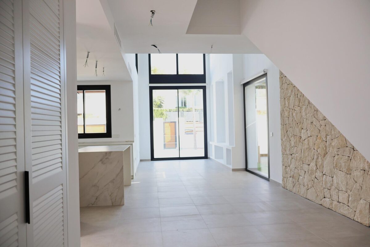 Вілла з 4 спальнями, 203м² в Альфаз-дель-Пі, Іспанія [ID: 0137-N9059]