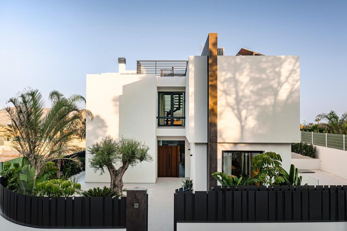 Villa with 4 bedrooms, 283m² in La Nucia, Spain [ID: 0137-N8993]