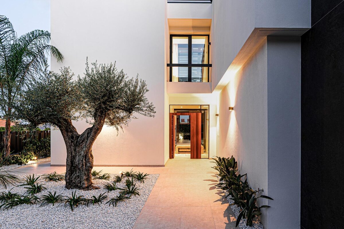 Villa with 4 bedrooms, 283m² in La Nucia, Spain [ID: 0137-N8993]