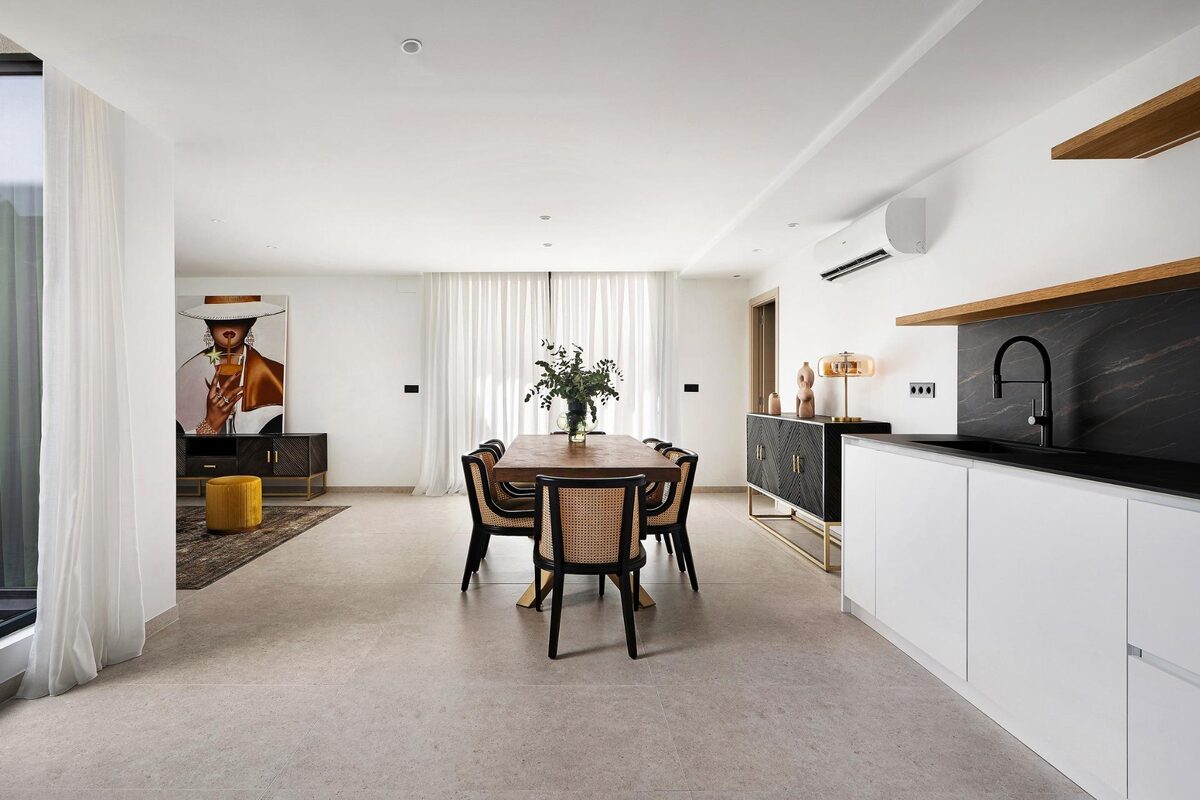 Villa with 4 bedrooms, 283m² in La Nucia, Spain [ID: 0137-N8993]