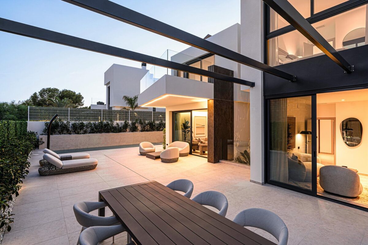 Villa with 4 bedrooms, 283m² in La Nucia, Spain [ID: 0137-N8993]