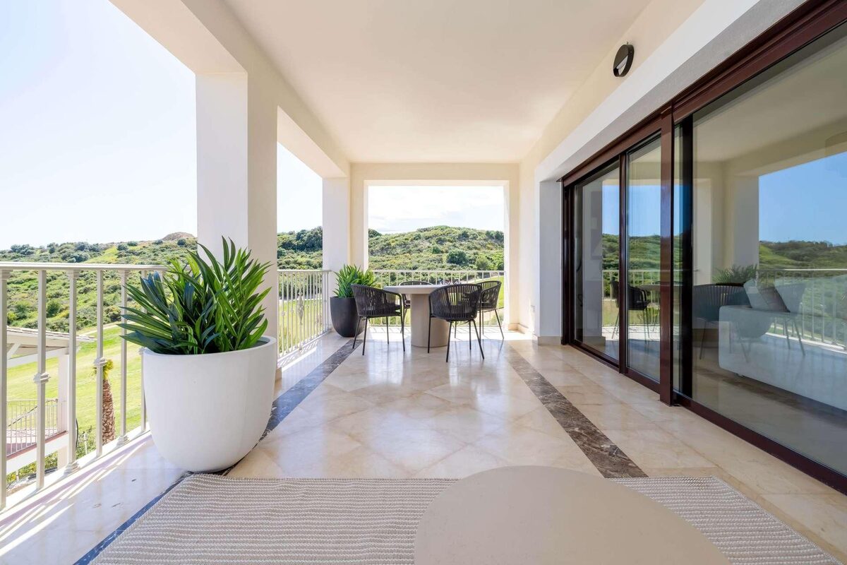 Villa with 3 bedrooms, 262m² in Estepona, Spain [ID: 0137-N8945]