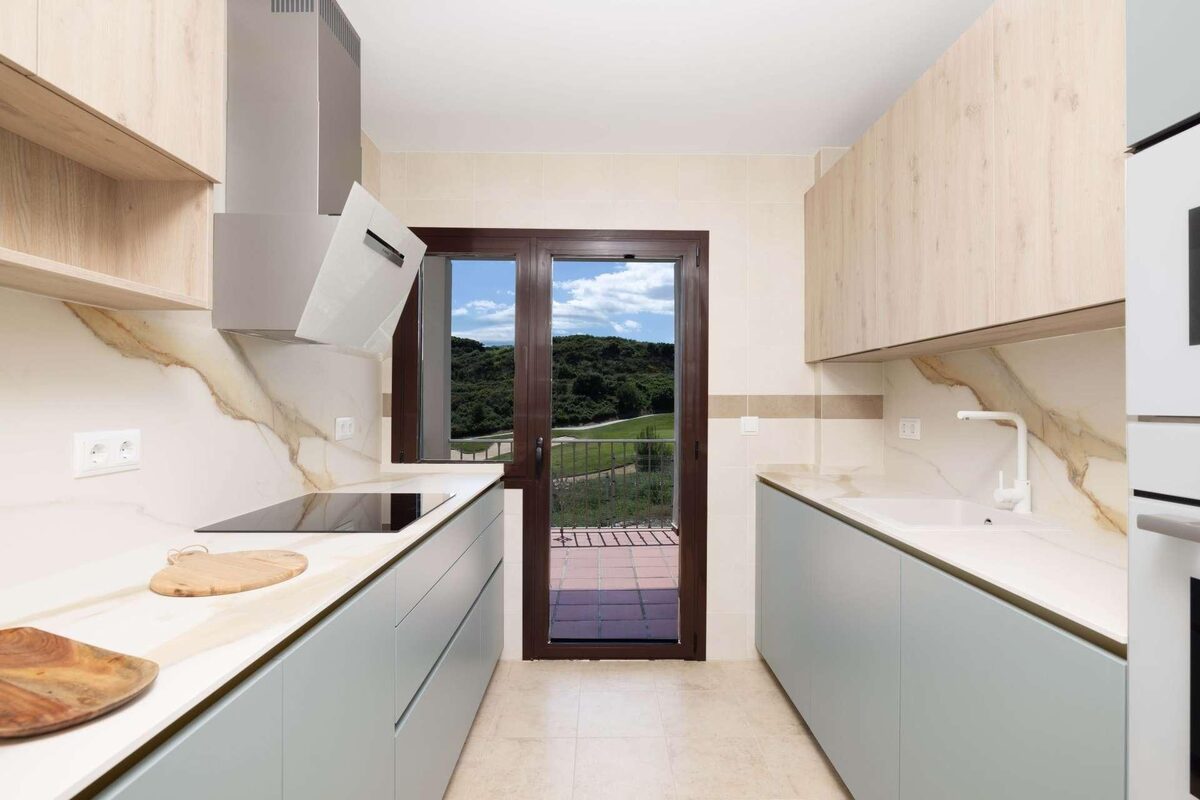Villa with 3 bedrooms, 262m² in Estepona, Spain [ID: 0137-N8945]