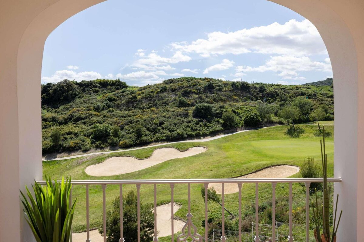 Villa with 3 bedrooms, 262m² in Estepona, Spain [ID: 0137-N8945]