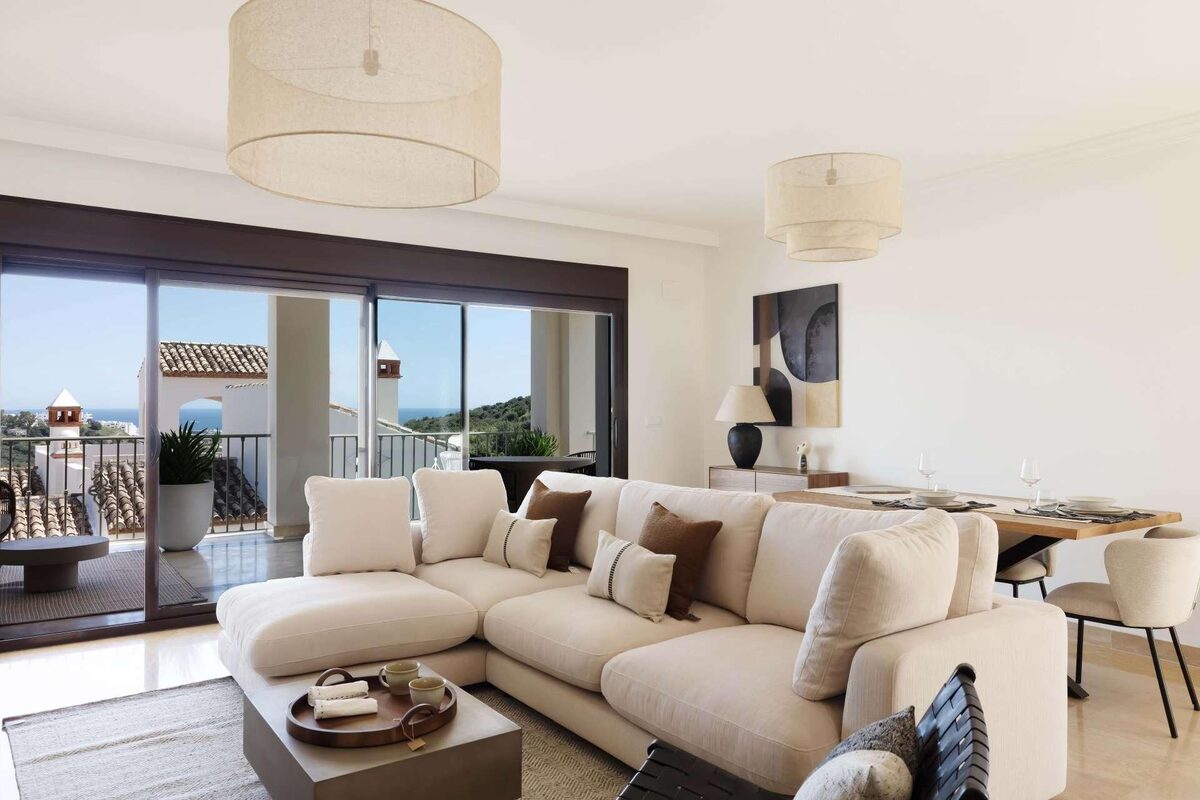 Villa with 3 bedrooms, 262m² in Estepona, Spain [ID: 0137-N8945]