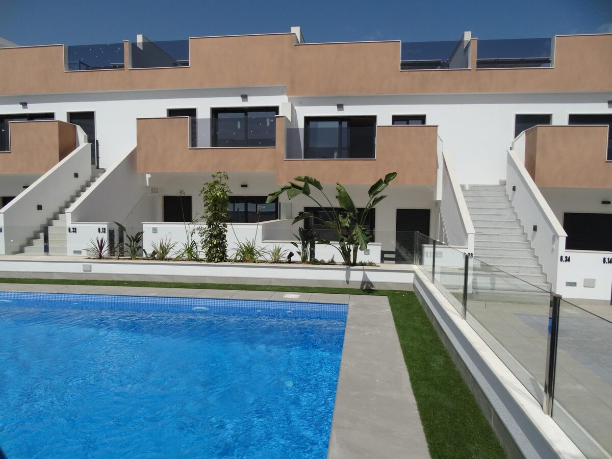 Bungalow with 3 bedrooms, 96m² in Pilar de la Horadada, Spain [ID: 0137-N8872]