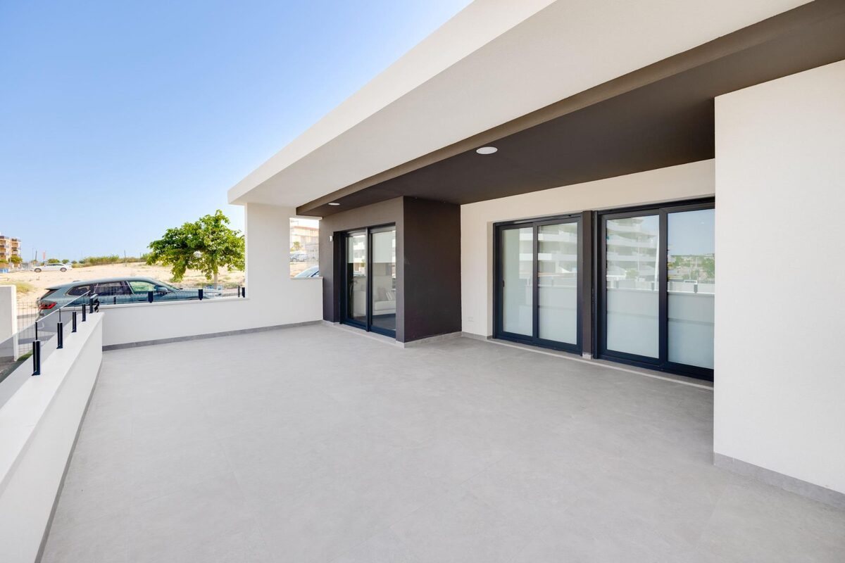 Apartment with 2 bedrooms, 70m² in San Miguel de Salinas, Spain [ID: 0137-N8820]