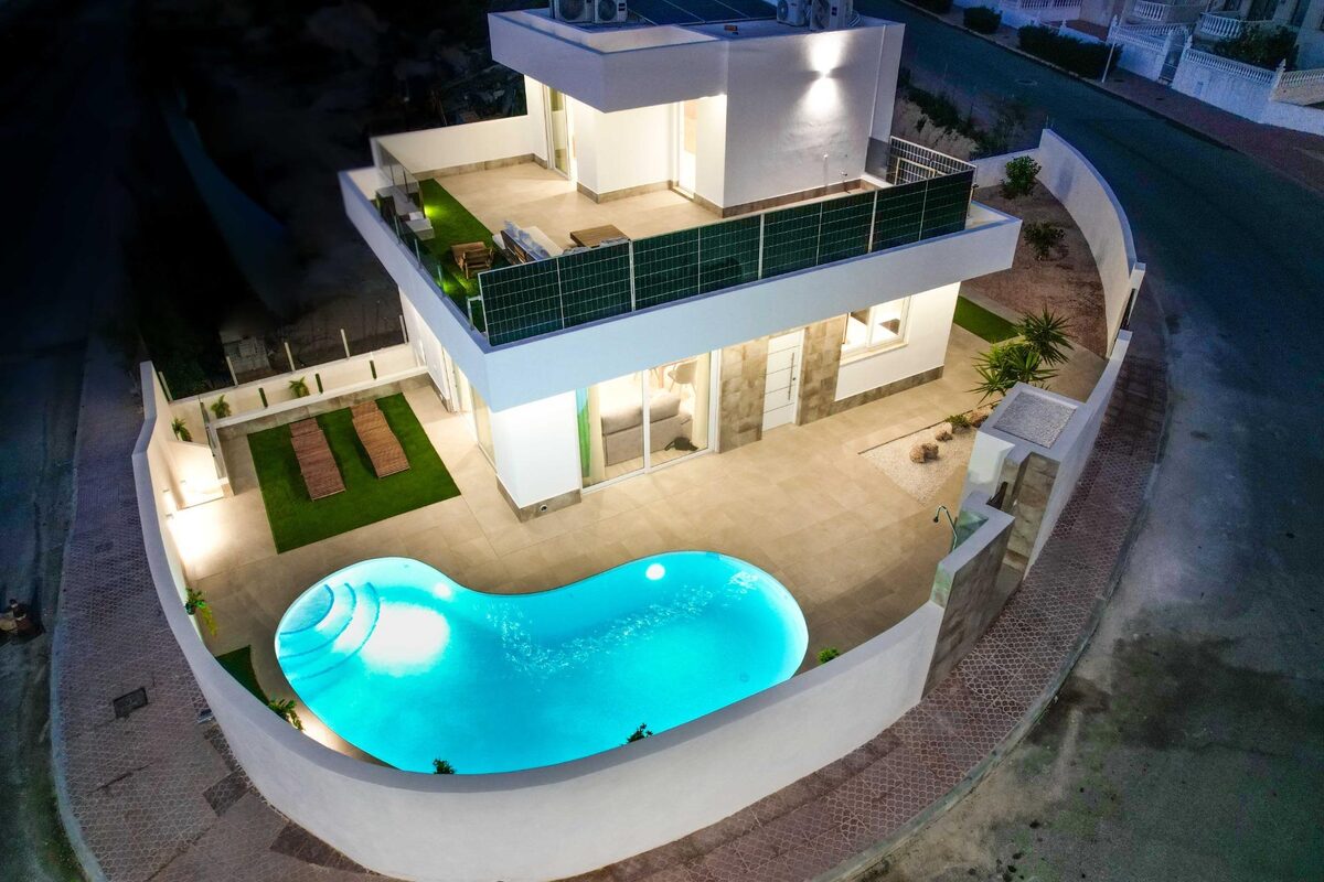 Villa with 3 bedrooms, 433m² in Ciudad Quesada, Spain [ID: 0137-N6034]