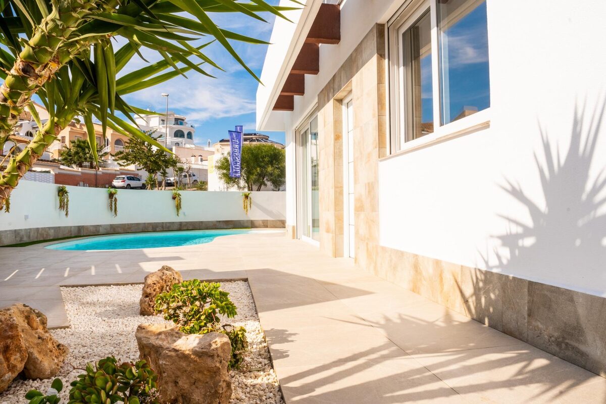 Villa with 3 bedrooms, 433m² in Ciudad Quesada, Spain [ID: 0137-N6034]
