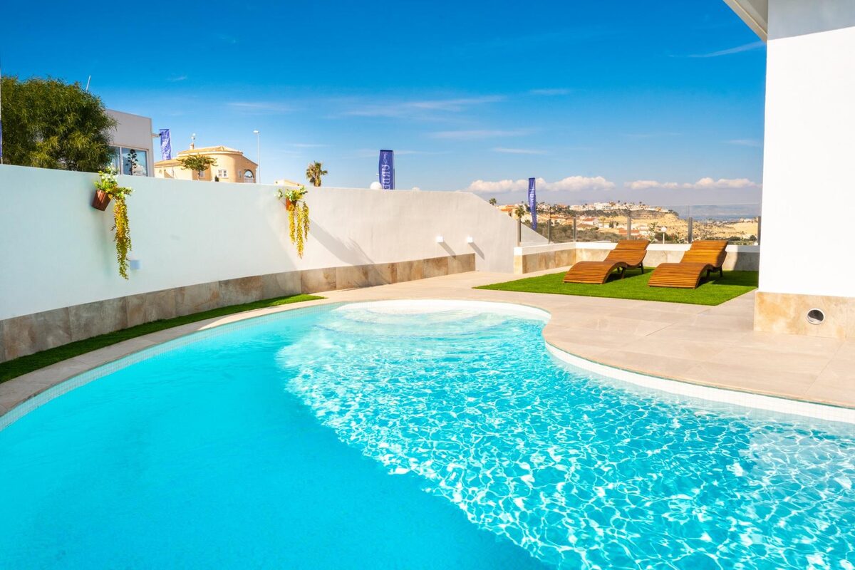 Villa with 3 bedrooms, 433m² in Ciudad Quesada, Spain [ID: 0137-N6034]