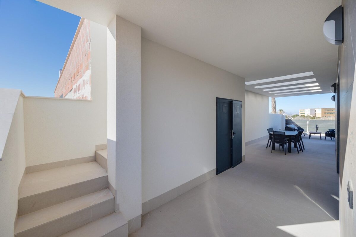 Willa z 3 sypialniami, 141m² w Torrevieja, Hiszpania [ID: 0137-N8628]